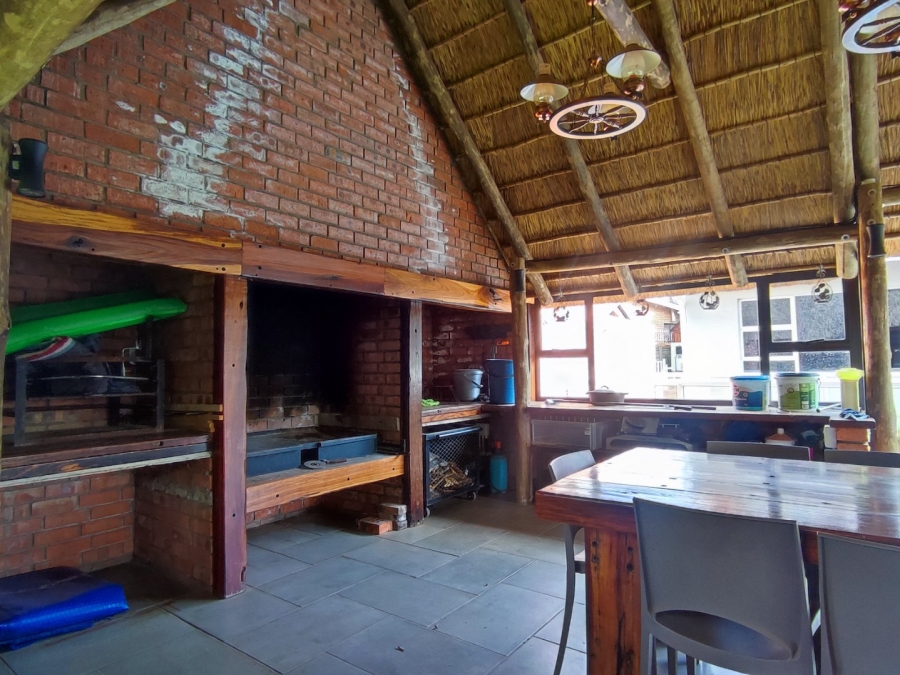 4 Bedroom Property for Sale in Langenhovenpark Free State